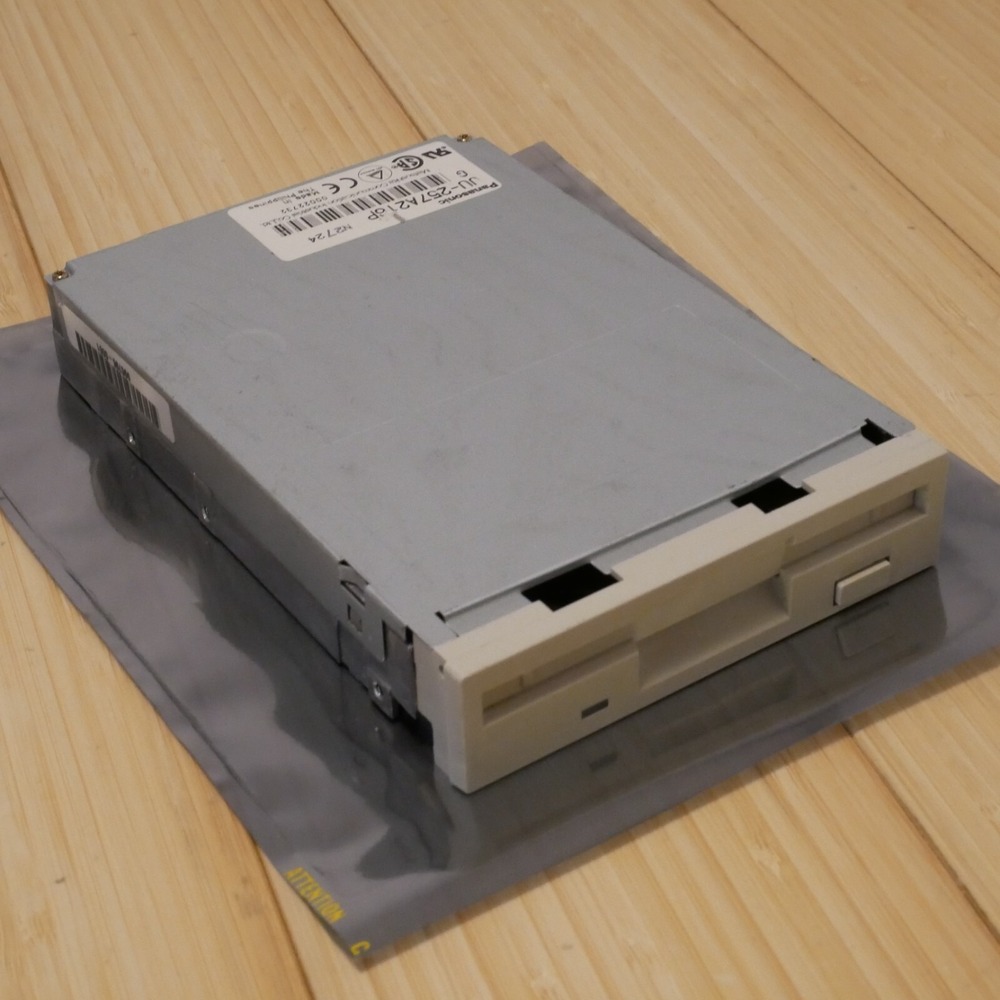 Panasonic JU-257A216P 1.44MB Floppy Disk Drive 3.5 inch Internal FDD Tested - 08 - Picture 1 of 8